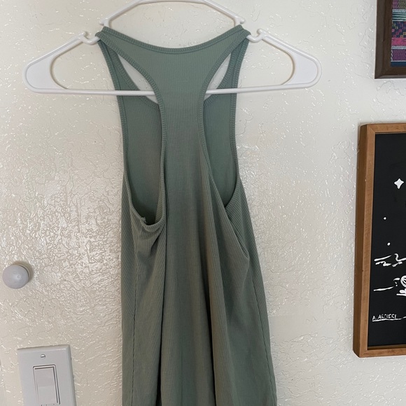 Green tank - Picture 2 of 4